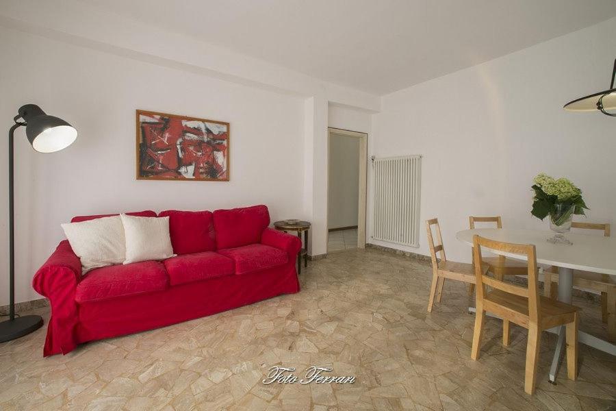 Villa Casa Vacanze Gli Ulivi Del Lago Sale Marasino Exterior foto